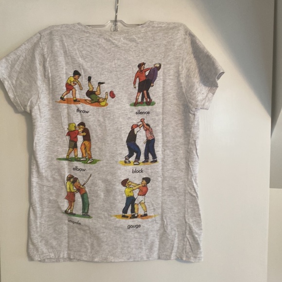 If you are a fan!  “Rare”  “The Umbrella Academy season 1” crew T shirt. - Picture 4 of 5